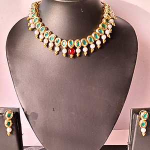 green kundan necklace