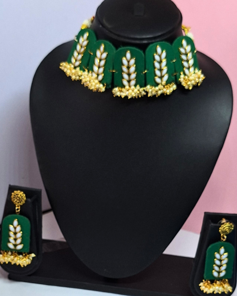 Green Fabic Choker set