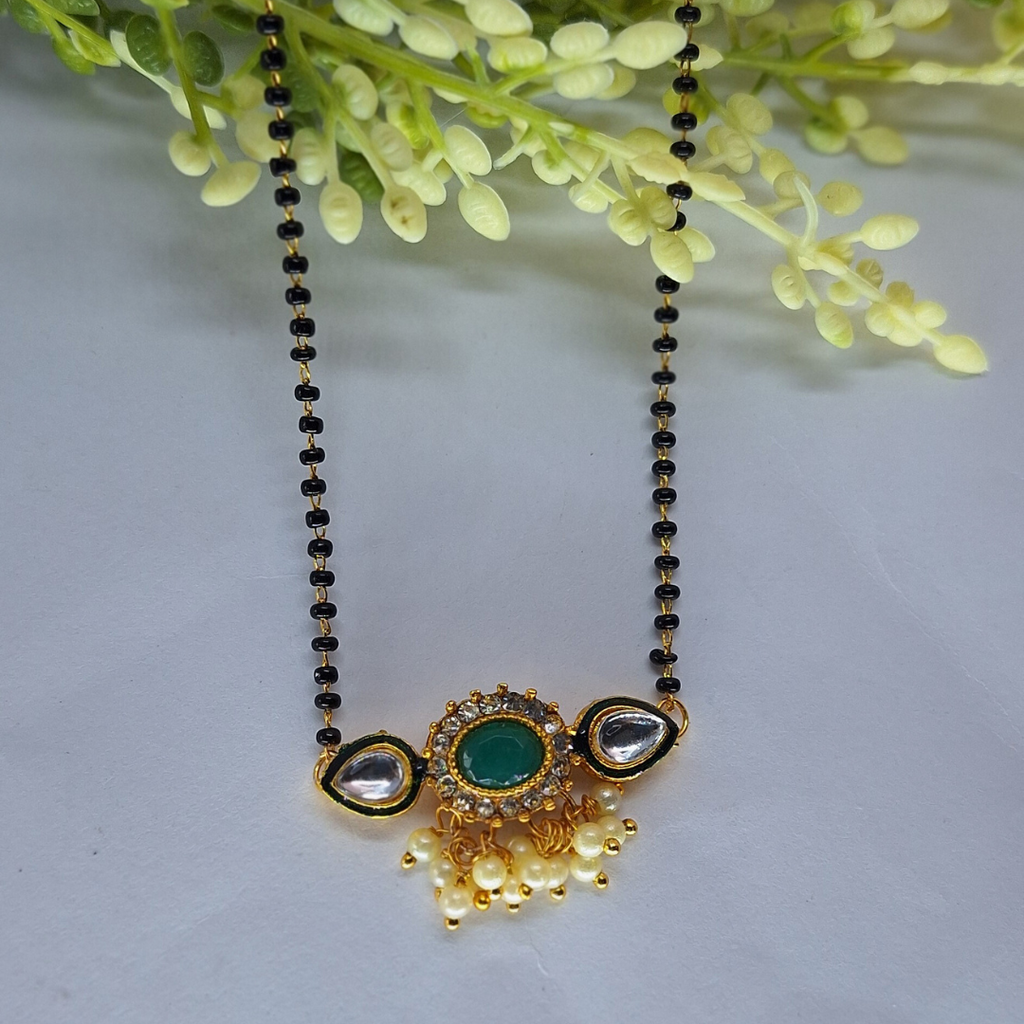 Kundan Flower Pendant Mangalsutra